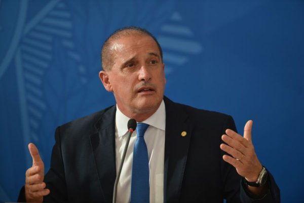 Veja o Onyx Lorenzoni