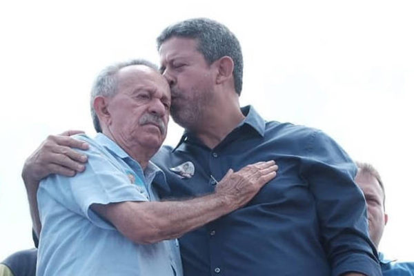 Pai de Arthur Lira recebe recursos do orçamento secreto