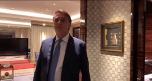 Bolsonaro em hotel no Bahrein