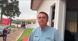 Jair Bolsonaro cita facada ao lamentar morte de Marília Mendonça