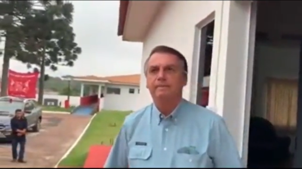 Jair Bolsonaro cita facada ao lamentar morte de Marília Mendonça