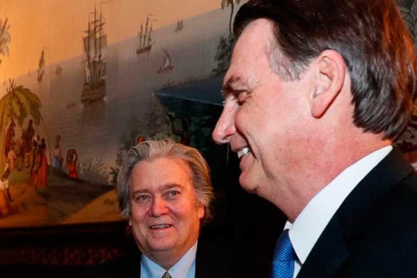 Bolsonaro e Steve Bannon em foto