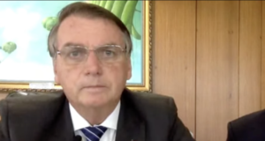 O presidente Jair Bolsonaro (sem partido) concedeu entrevista à Rádio Sociedade, da Bahia. Imagem: Reprodução