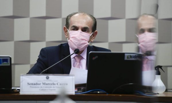 O senador Marcelo Castro, relator de proposta sobre o Orçamento Secreto