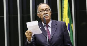 Paulo Ramos foi um dos deputados do PDT a votar contra a PEC