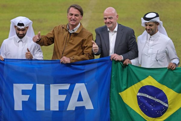 Bolsonaro em visita ao estádio Lusail