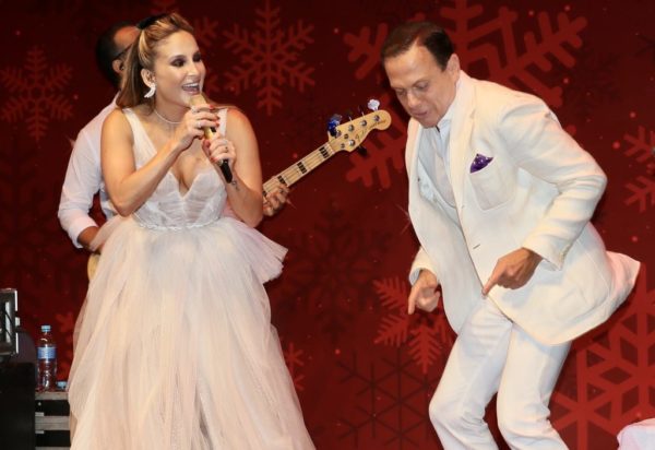 Claudia Leitte dança com o animadíssimo João Doria