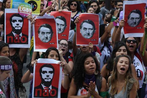 Manifestação de mulheres contra Bolsonaro