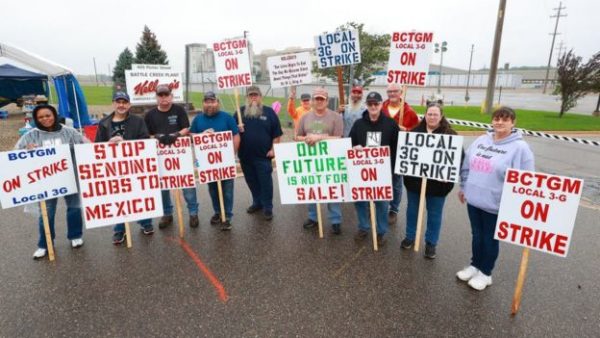 Trabalhadores americanos protestam contra condições de trabalho impostas pelo vale-tudo do mercado