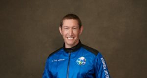 Glen de Vries quando viajou para o espaço pela Blue Origin
