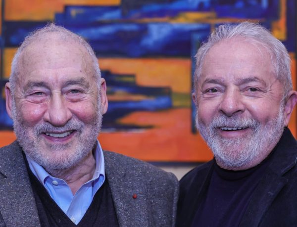 Joseph Stiglitz e Lula em Bruxelas