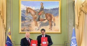 Kharim Khan e Nicolás Maduro