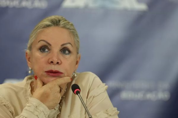 Maria Inês Fini