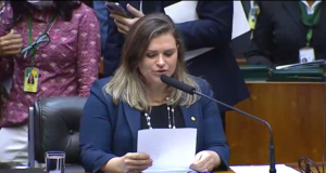 Marília Arraes detona Bolsonaro em discurso na Câmara