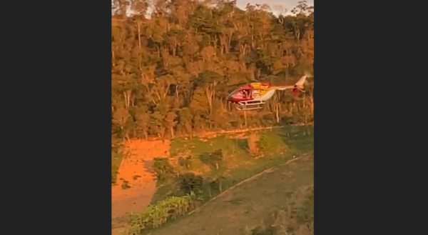 Corpo de Bombeiros chega ao local da queda do avião de Marília Mendonça