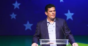 Sergio Moro em palanque