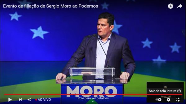 Moro lê discurso na filiação ao Podemos