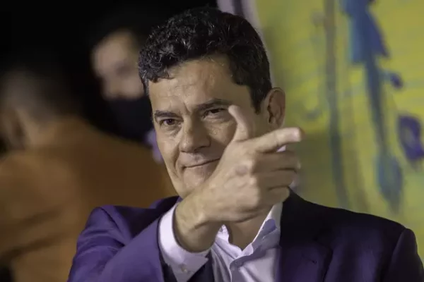 Moro vice centro-direita