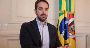 eduardo leite fora do brasil