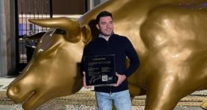 Rafael Brancatelli e sua obra, o Touro de Ouro da B3