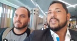 Veja Carlos Bolsonaro e Leandro Cavalieri, que se auto intitula “Cavaleiro do Bolsonaro”