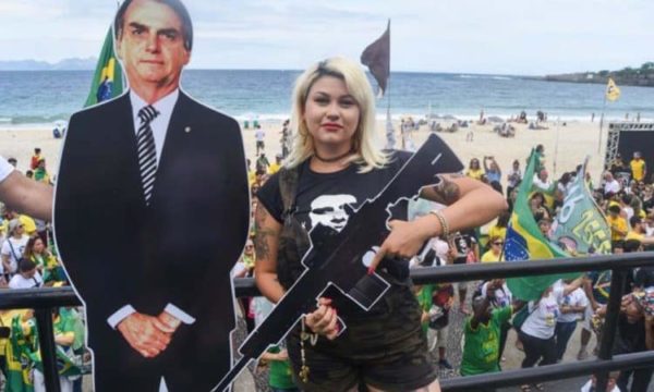 Sara Winter antes de se arrepender do bolsonarismo