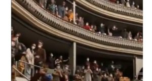 Teatro em Lisboa lotado