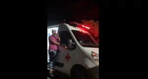 Ambulância do SUS incentiva vacinação