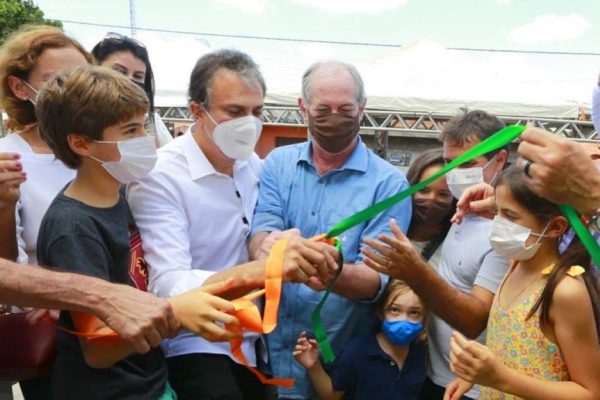 Camilo Santana e Ciro Gomes inauguram obra no Ceará