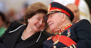 Lucía Hiriart com Augusto Pinochet