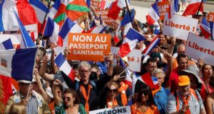 Manifestação na França contra vacina