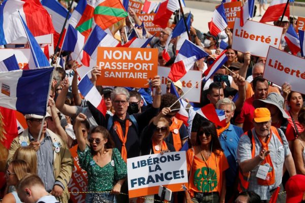 Manifestação na França contra vacina