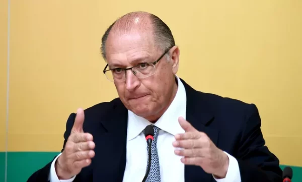 Alckmin atacado