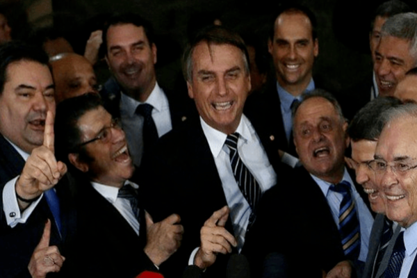 Bolsonaro com parlamentares do Centrão