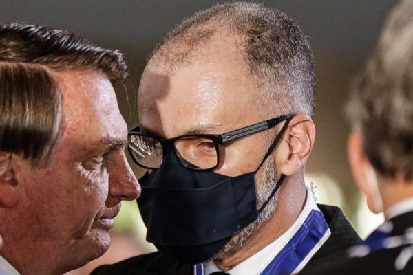 Barra Torres e Bolsonaro.