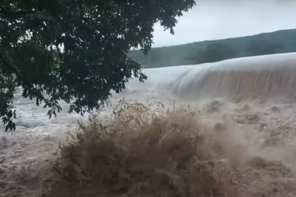 Barragem rompida na Bahia