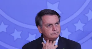 Bolsonaro bate pé Centrão