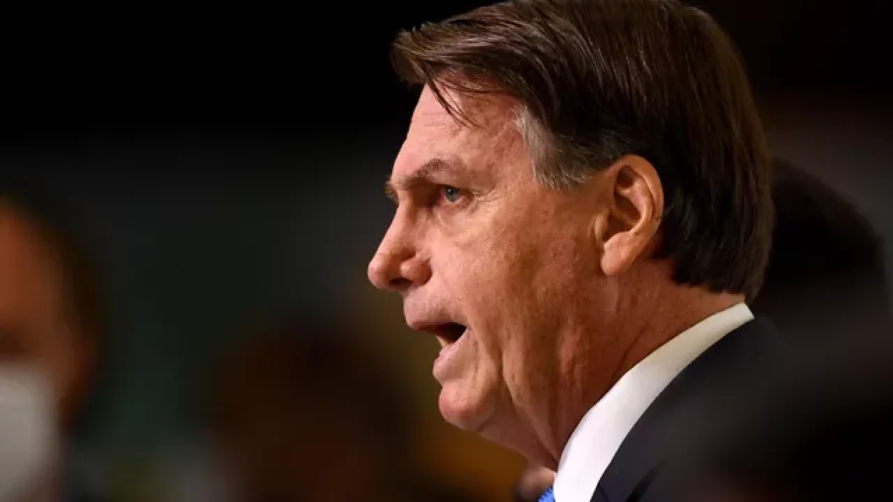 Bolsonaro continua fora de si com vacina para crianças: "Vou demitir todo  mundo"