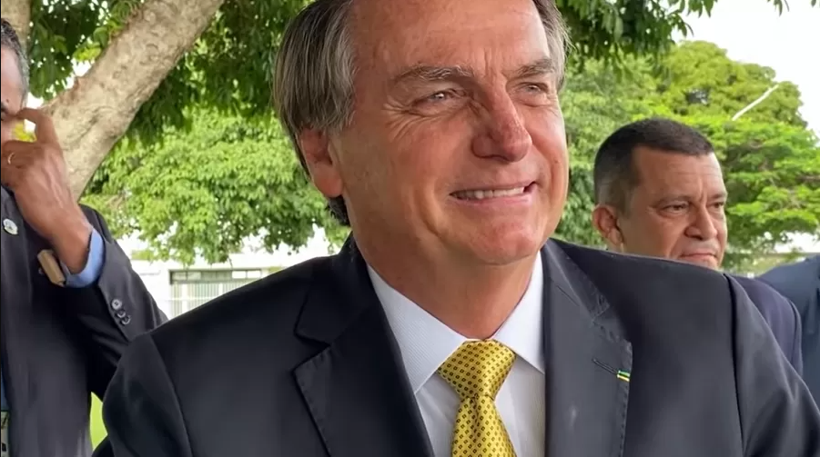 O presidente Jair Bolsonaro (PL) promulgou o texto que prevê fundo eleitoral de até R$ 5,7 bilhões. Imagem: Reprodução