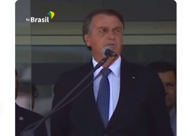 O presidente Jair Bolsonaro (PL) falou em evento com militares. Imagem: Reprodução/Sam Pancher
