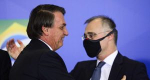 O presidente Jair Bolsonaro (PL) e seu indicado ao STF, André Mendonça. Foto: Marcelo Camargo/Agência Brasil