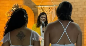 Pastora realiza casamento homoafetivo