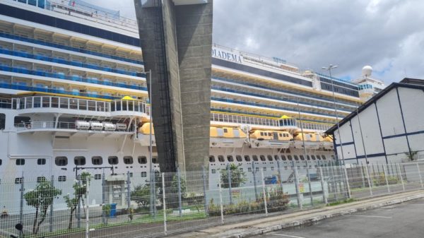 Passageiros de cruzeiro que está em Salvador estão com Covid-19