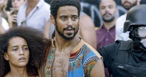 Cena do filme Medida Provisória, com direção de Lázaro Ramos. Imagem: Reprodução