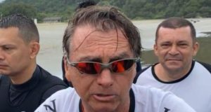 Jair Bolsonaro na praia