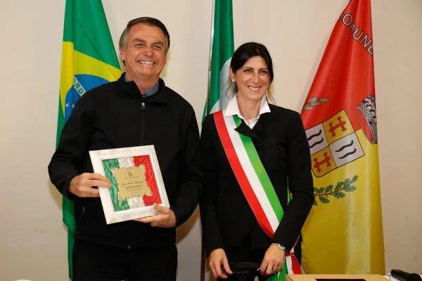 Bolsonaro e Alessandra Buoso