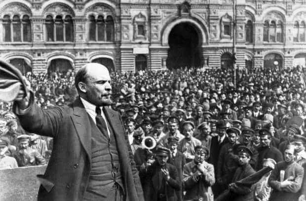 A Revolução Russa, liderada pelo talentoso Vladimir Lenin, mudou a história da humanidade.