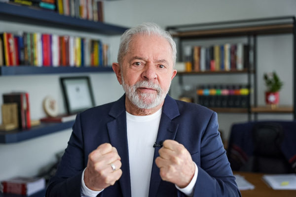 Lula favorito obstáculos