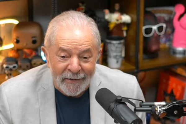 Lula durante entrevista no Podpah
