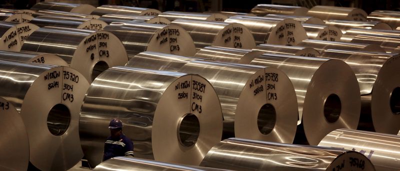 Uma fábrica de alumínio em Pindamonhangaba, interior de São Paulo. Foto: Paulo Whitaker/Reuters